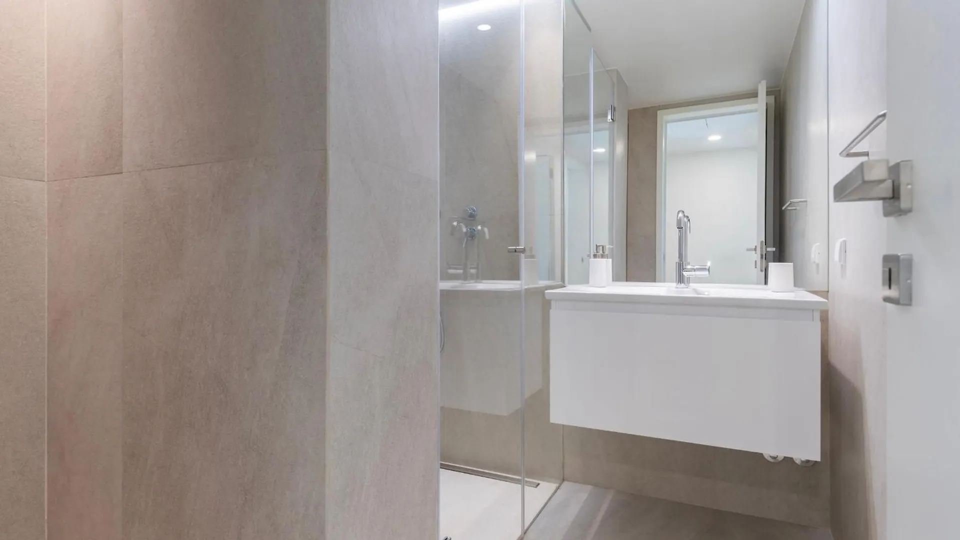 Ribeira Garden 2Bdr Apartment By Lovelystay Lisbon