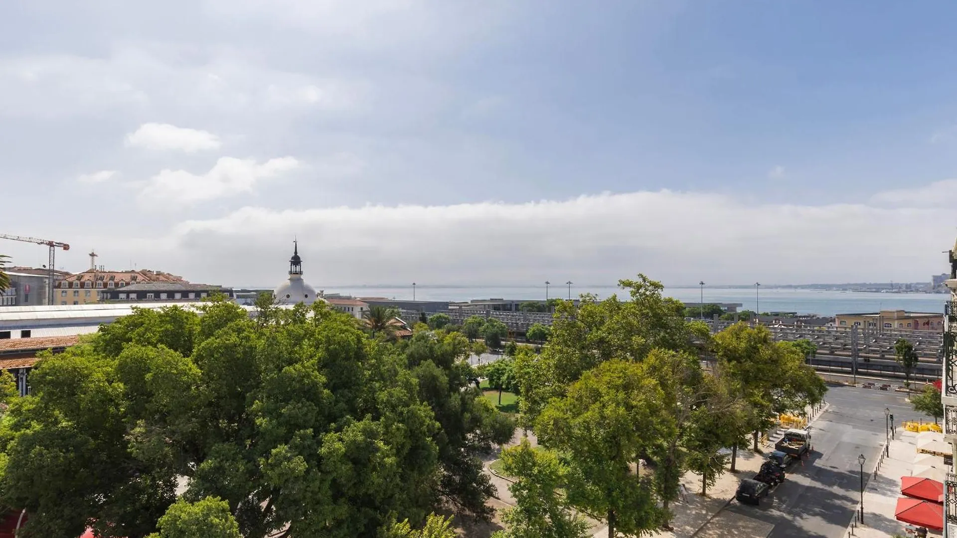 Ribeira Garden 2Bdr Apartment By Lovelystay Lisbon Portugal